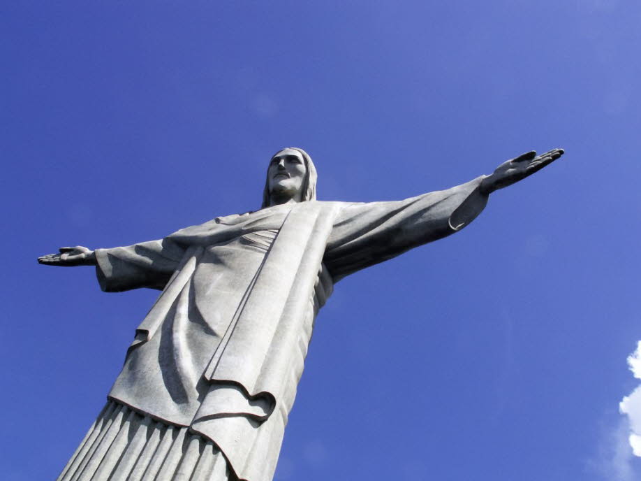 Christustatue: Die Christusstatue befindet sich daher im Herzen der Vegetation selbst im Herzen der Stadt Rio. Dieser Park ist ganz in der Länge, er verläuft entlang der Atlantikküste. Es besteht im Wesentlichen aus Reliefs einschließlich des Corcovado, wì