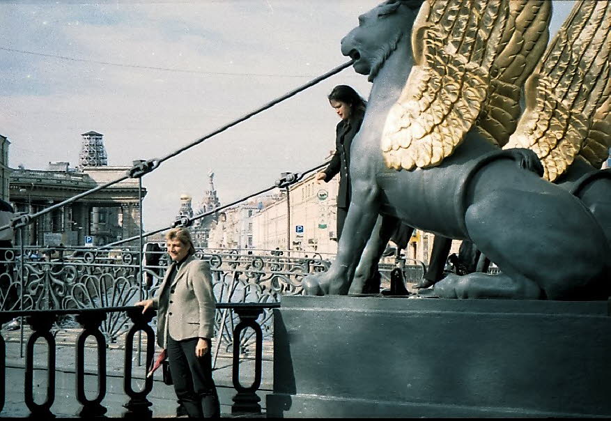 Geflügelte Löwen an der Bank-Brücke in St Petersburg 