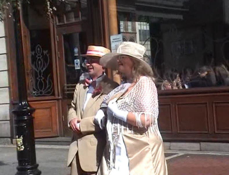 James Joyce-Darsteller in Dublin, Irland am 16.4.2004