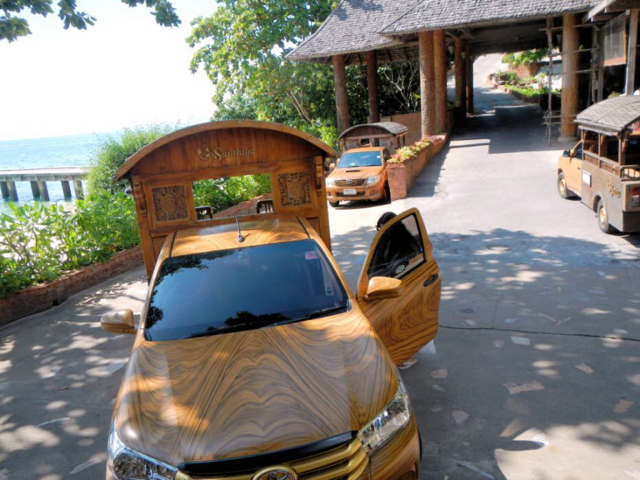 Fahrzeuge des Santhiya Koh Yao Yai Resort & Spa 