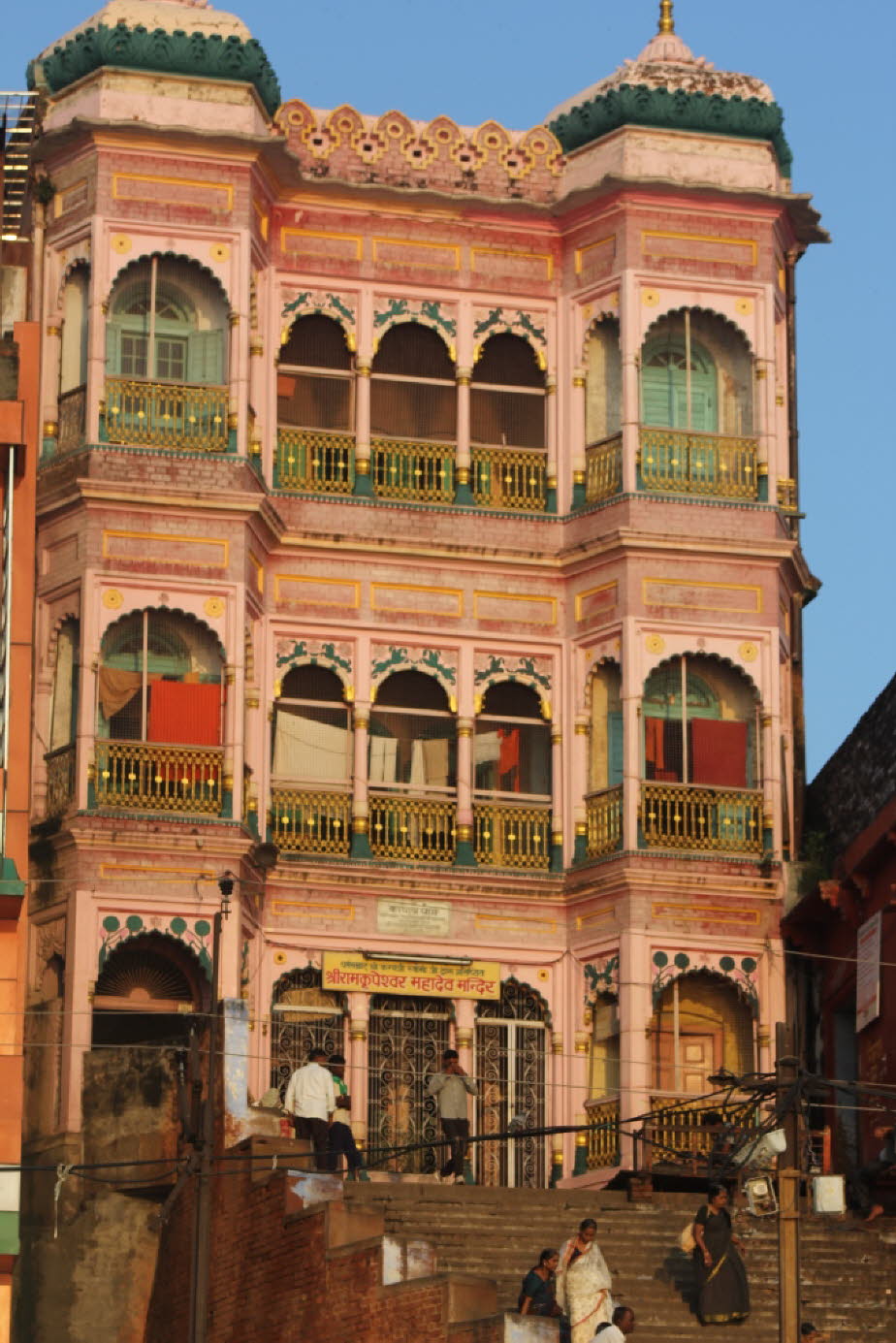 Varanasi: Paläste am Ganges