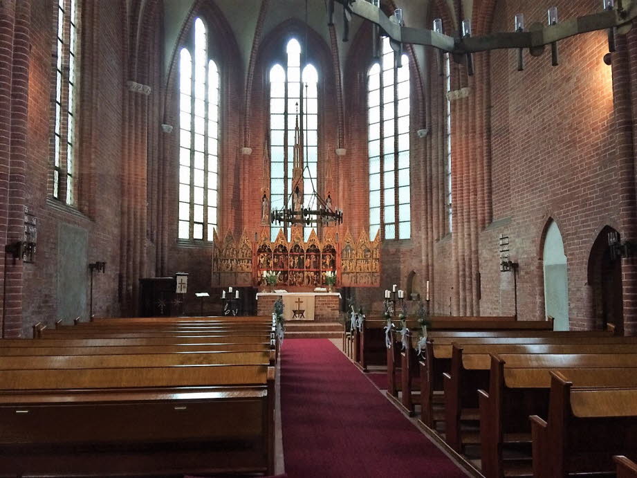 weil die Kirche in Cismar am Mnchsweg liegt.