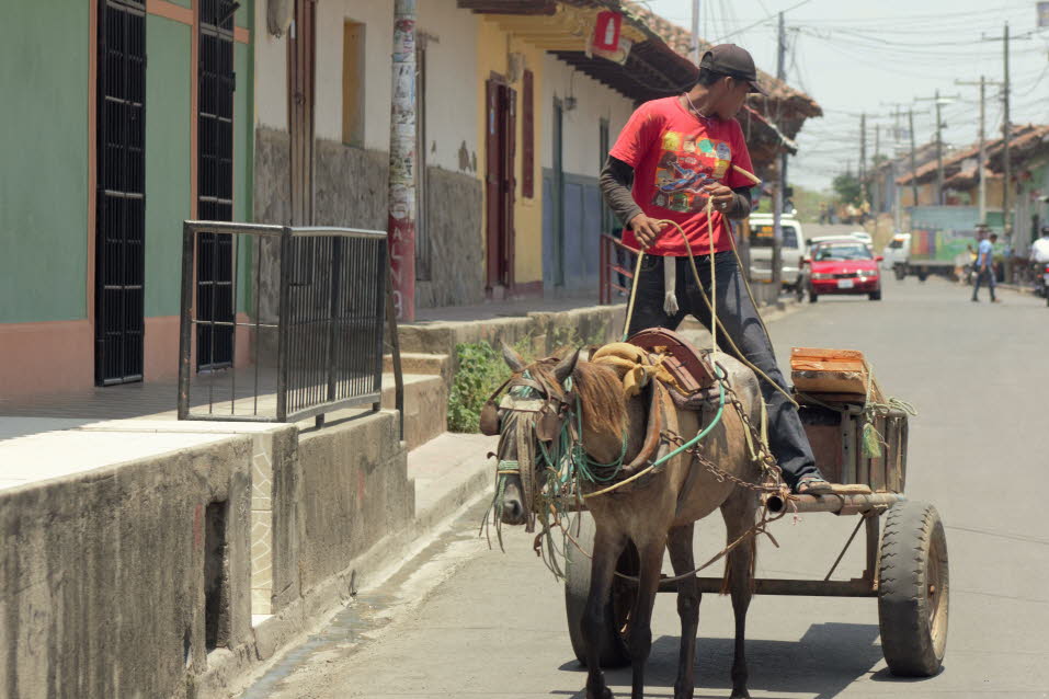 Granada - Granada ist die drittgrößte Stadt des mittelamerikanischen Staates Nicaragua, sie liegt 47 km südlich der Landeshauptstadt Managua an der Westküste des Nicaraguasees, sie ist auch Sitz des gleichnamigen Departamentos. 