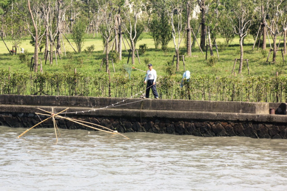 Fischer am Yangtze: Dem Yangtse, Chinas längstem Fluss, droht der Kollaps. Weil an seinem Oberlauf zu viele Staudämme gebaut werden, sterben die Fische.