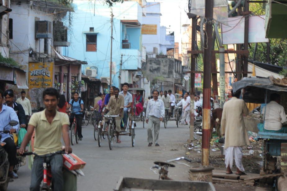 Straße in der Altstadt von Varanasi