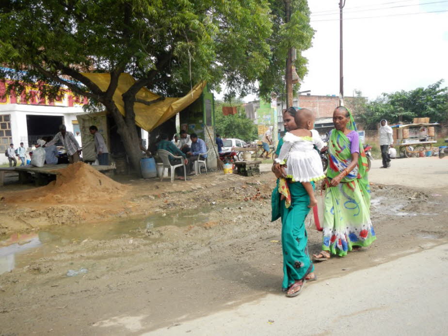 Straße in der Altstadt von Varanasi