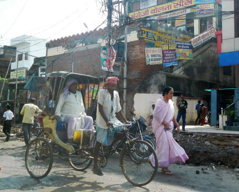 Straße in der Altstadt von Varanasi