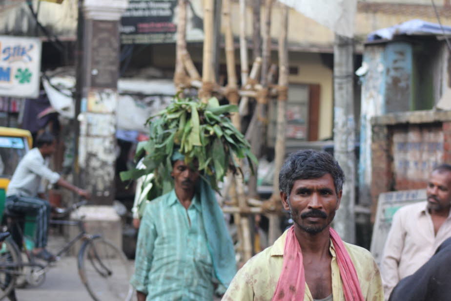 Straße in der Altstadt von Varanasi