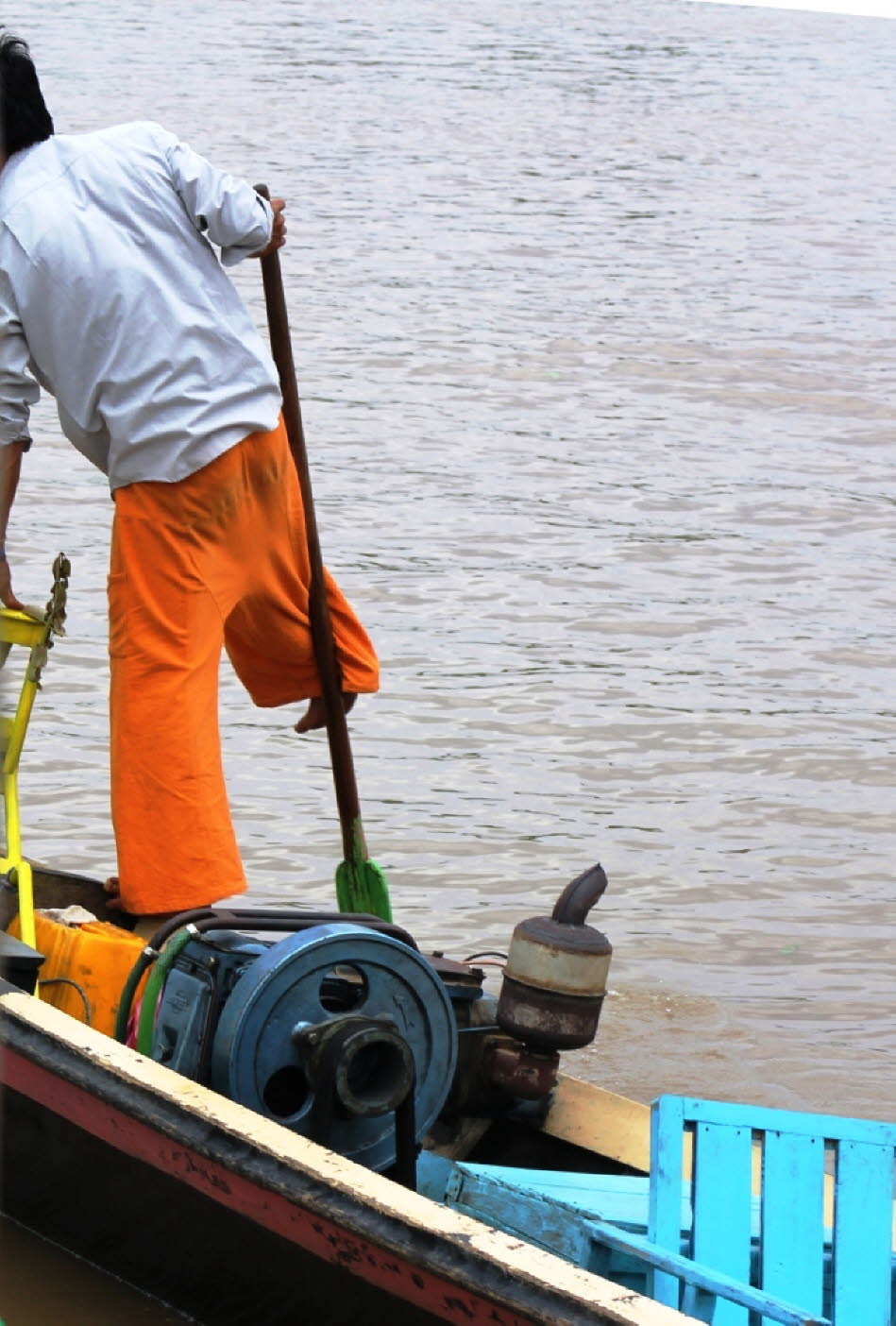 Ein-Fuß-Rudern auf dem Inlesee