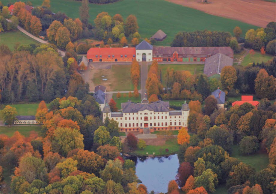 ,,, weil hier das Gut Salzau liegt.