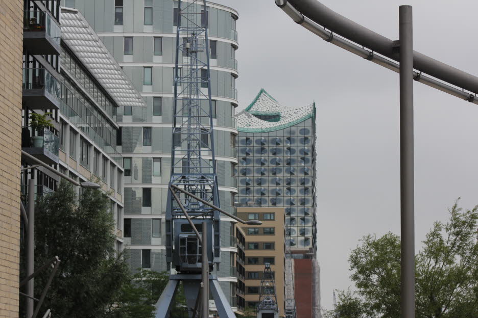 Hafencity Elbphilharmonie - Die Elbphilharmonie ist ein 2016 fertiggestelltes Konzerthaus in Hamburg. Sie wurde mit dem Ziel geplant, ein neues Wahrzeichen der Stadt und ein „Kulturdenkmal für alle“ zu schaffen.