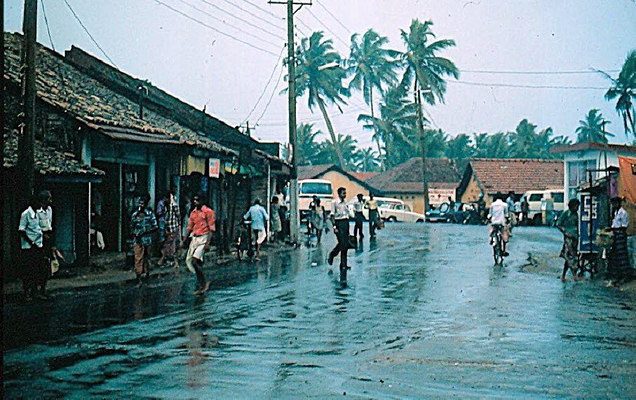 Hikkaduwa ist 1981  ein Dorf fast ohne Tourismus