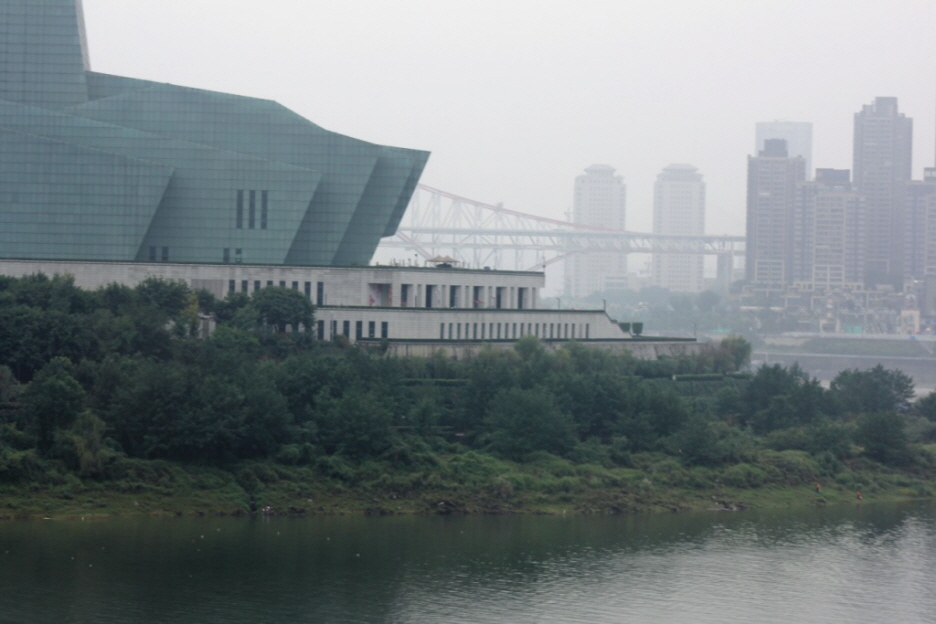 Quongqing ist die größte Stadt der Welt:Chongqing, eine Stadt im Südwesten Chinas, hat etwa 32 Millionen Einwohner. Sie ist flächenmäßig die größte Stadt der Welt. Wenn man nur das Kernstadtgebiet betrachtet, ist Chongqing eine der größten Städte der Welt