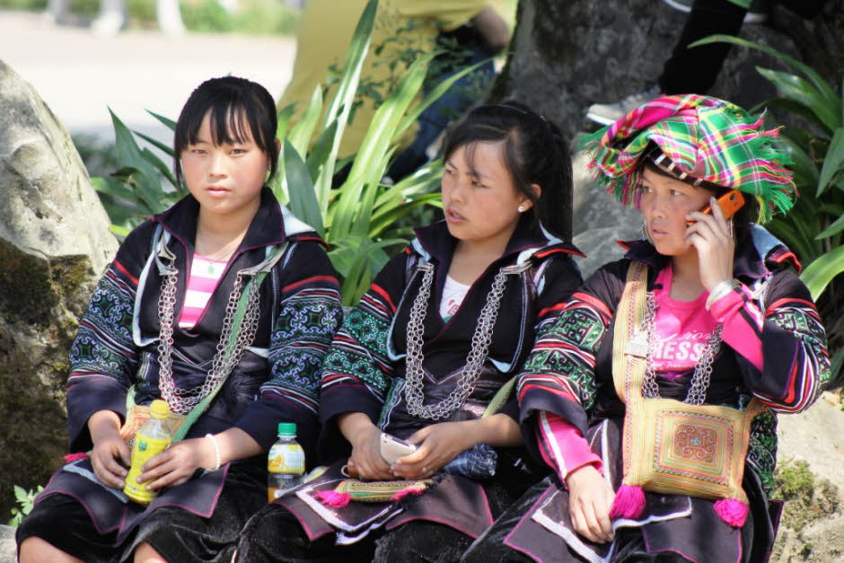 Sa Pa Vietnam Hmong-Frauen - Die Hmong-Frauen sind für ihre feinen Stoffarbeiten bekannt.