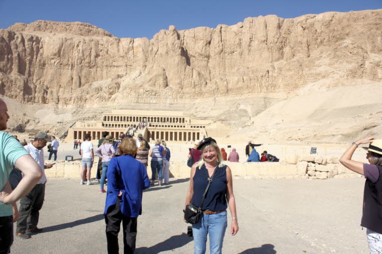 Maatkare Hatschepsut Ägyptischer Pharao. Geboren als Maatkare Hatschepsut im späten 15. Jahrhundert v. Chr., Tochter von Tuthmose I. und Aahmes, beide aus königlicher Abstammung, das einzige Mädchen ihrer drei Kinder. Ihre Brüder starben vor ihr und sie h