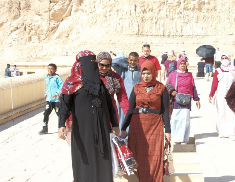 Arabische Besucherinnen