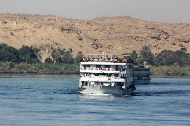 Heutzutage verkehren ca. 300 Zwei- bis Fünf-Sterne-Kreuzfahrtschiffe mit größenordnungsmäßig 60 bis 80 Kabinen vorwiegend zwischen Luxor und Assuan. 