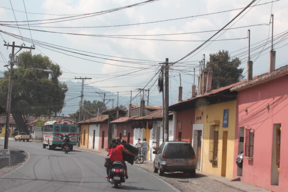 Straße am Atitlán-See 