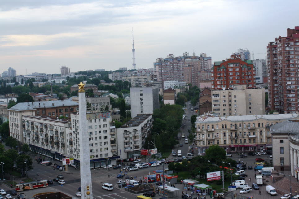 Der Siegesplatz ist ein Platz zwischen Taras-Schewtschenko-Boulevard und Siegesprospekt mit dem Nationalzirkus der Ukraine, und dem 43 m hohen Obelisk zu Ehren der Stadt Kiew. 