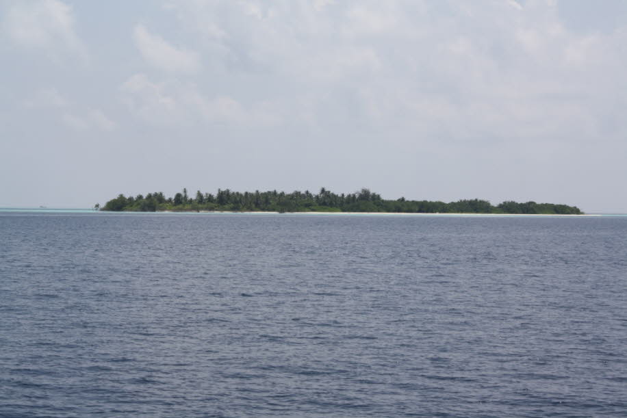 Komandoo  - Das Resort nur für Erwachsene befindet sich auf einer grünen, von einem Riff umgebenen Insel des Atolls Lhaviyani und ist mit dem Wasserflugzeug vom internationalen Flughafen Malé aus erreichbar.