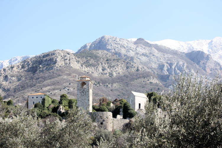 Die Altstadt von Bar muss jedoch einst ein beeindruckendes kulturelles Zentrum gewesen sein, voller Widmungen an Gottheiten, prächtiger Gebäude für den Adel und ein Wohn- und Geschäftszentrum für das einfache Volk.