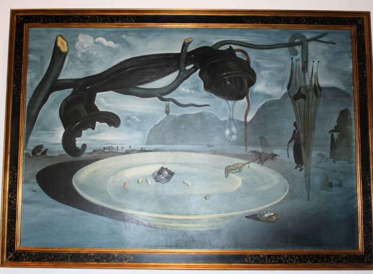 Das Rätsel Hitlers, 1939 von Salvador Dali: Die 1930er Jahre brachten eine neue Ergänzung zu Dalis Themen in Bezug auf den Surrealismus, diesmal die historische Figur von Adolf Hitler, den der Künstler mit Maldoror identifizierte und Werke wie The Enigma 