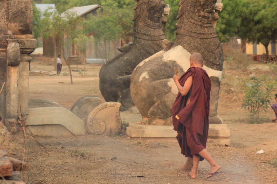 Mönch in Bagan