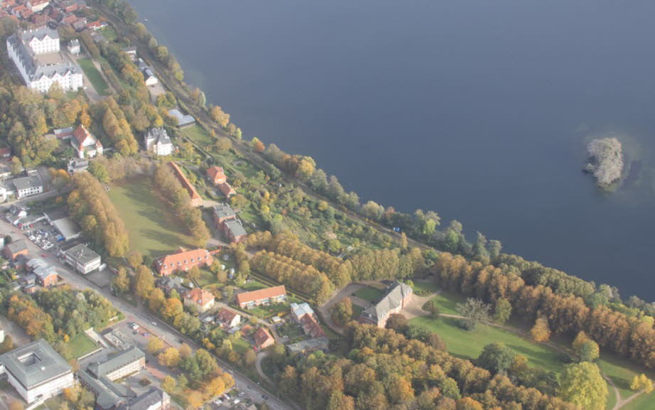 ... weil das Plner Schloss und das Prinzenhaus liegt.