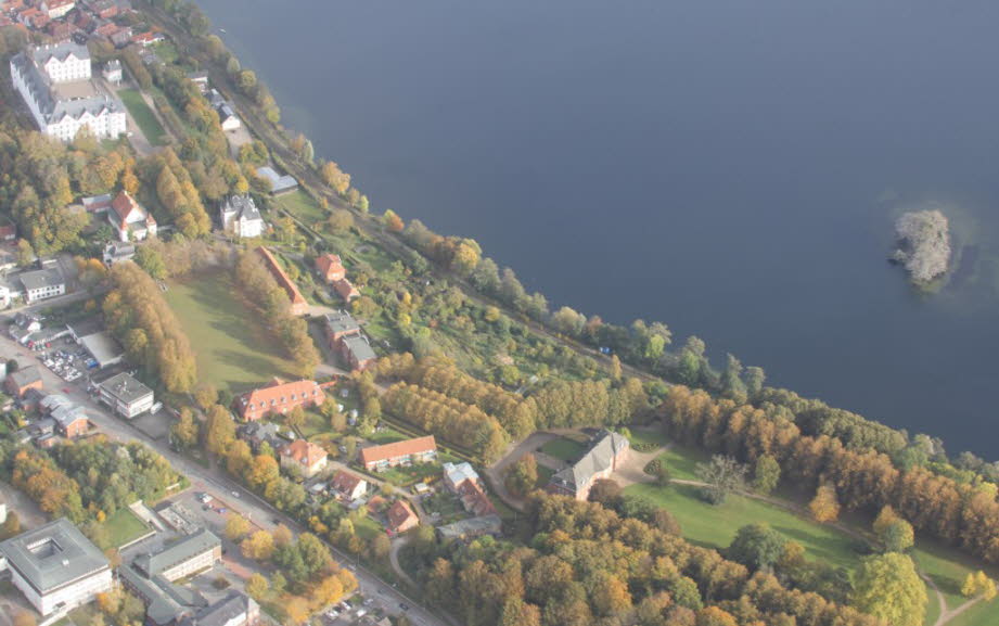 ... weil das Plöner Schloss und das Prinzenhaus liegt.