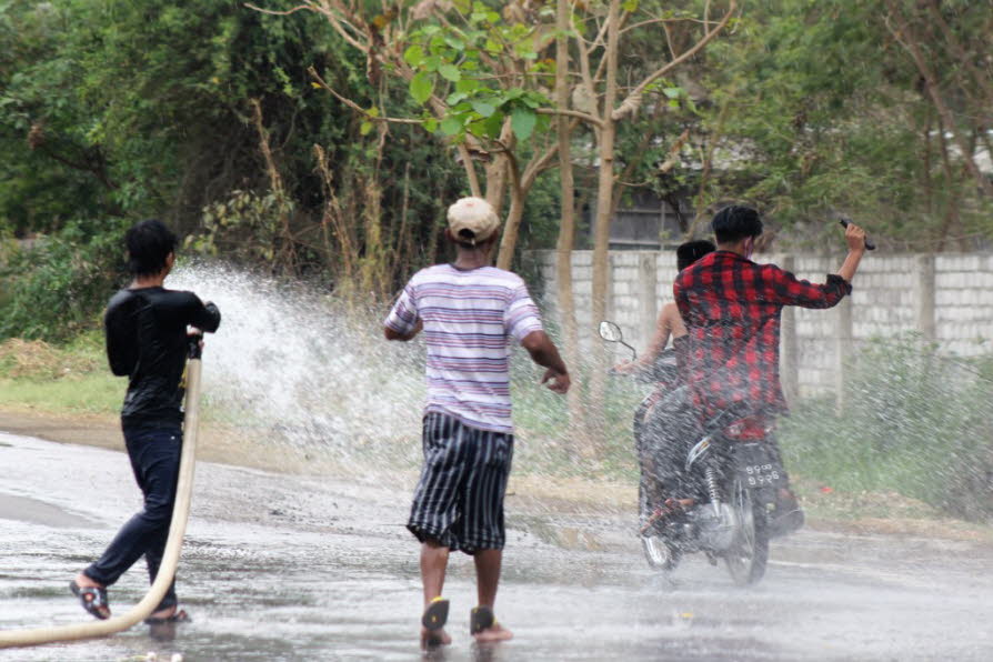 Wasserfest bei  Heho  Pindaya Inle See