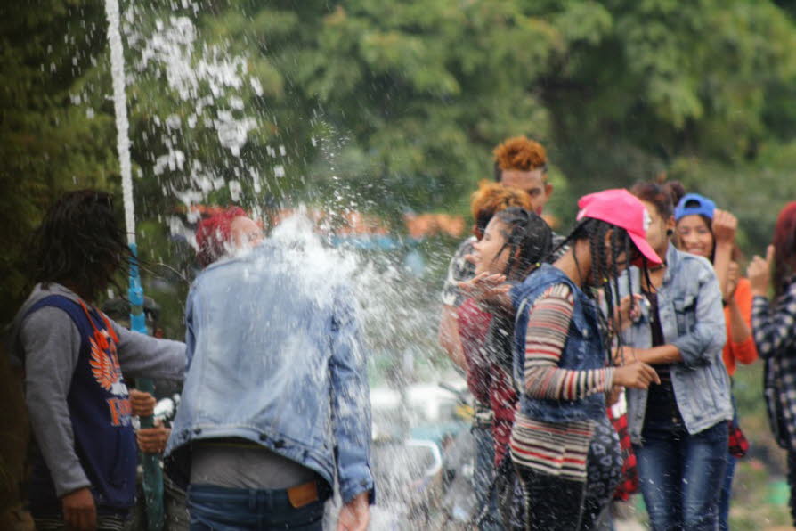 Wasserfest bei  Heho  Pindaya Inle See