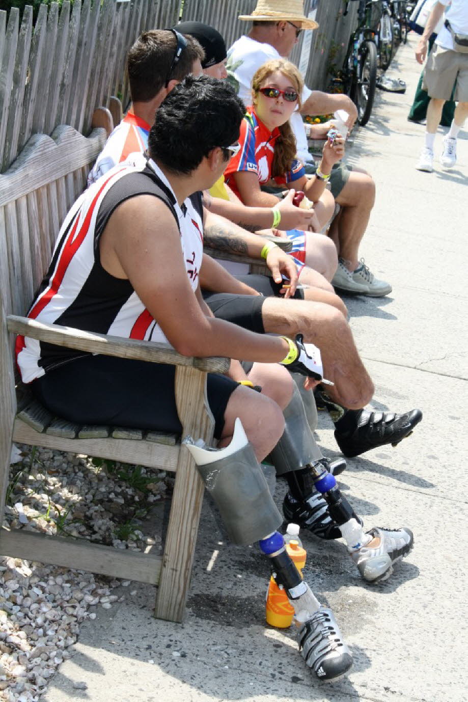 Wounded Warrier Project Long Island: Seit  2015 geriet das Wounded Warriors Project in die Schlagzeilen. Im Januar 2016 veröffentlichten sowohl die New York Times als auch CBS EnthüllungenIm März 2016 mussten die Top-Manager Steven Nardizzi und Al Giordan9